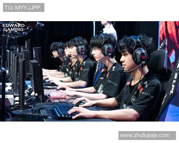 电竞比分热议V5战队配合争议引发观众热烈讨论与思考实时新闻